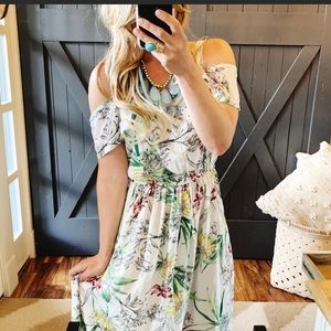 NWT Joy & Co Boho Floral Cold Shoulder Maxi Dress Size Medium